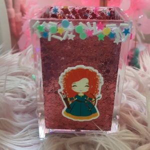 Kawaii makeup brush holder